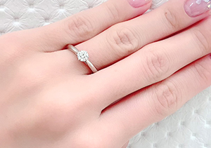 婚約指輪のダイヤモンドは大きいものがいい？