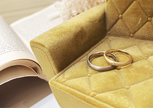 好みが合わないカップルへ！結婚指輪はお揃いであるべき？