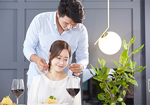 夫婦円満の秘訣！記念日に贈るべきプレゼントランキング