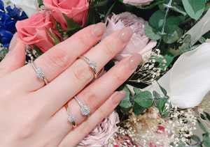 婚約指輪で一番人気な形はどれ？ストレート・S字・V字3タイプ人気ランキング